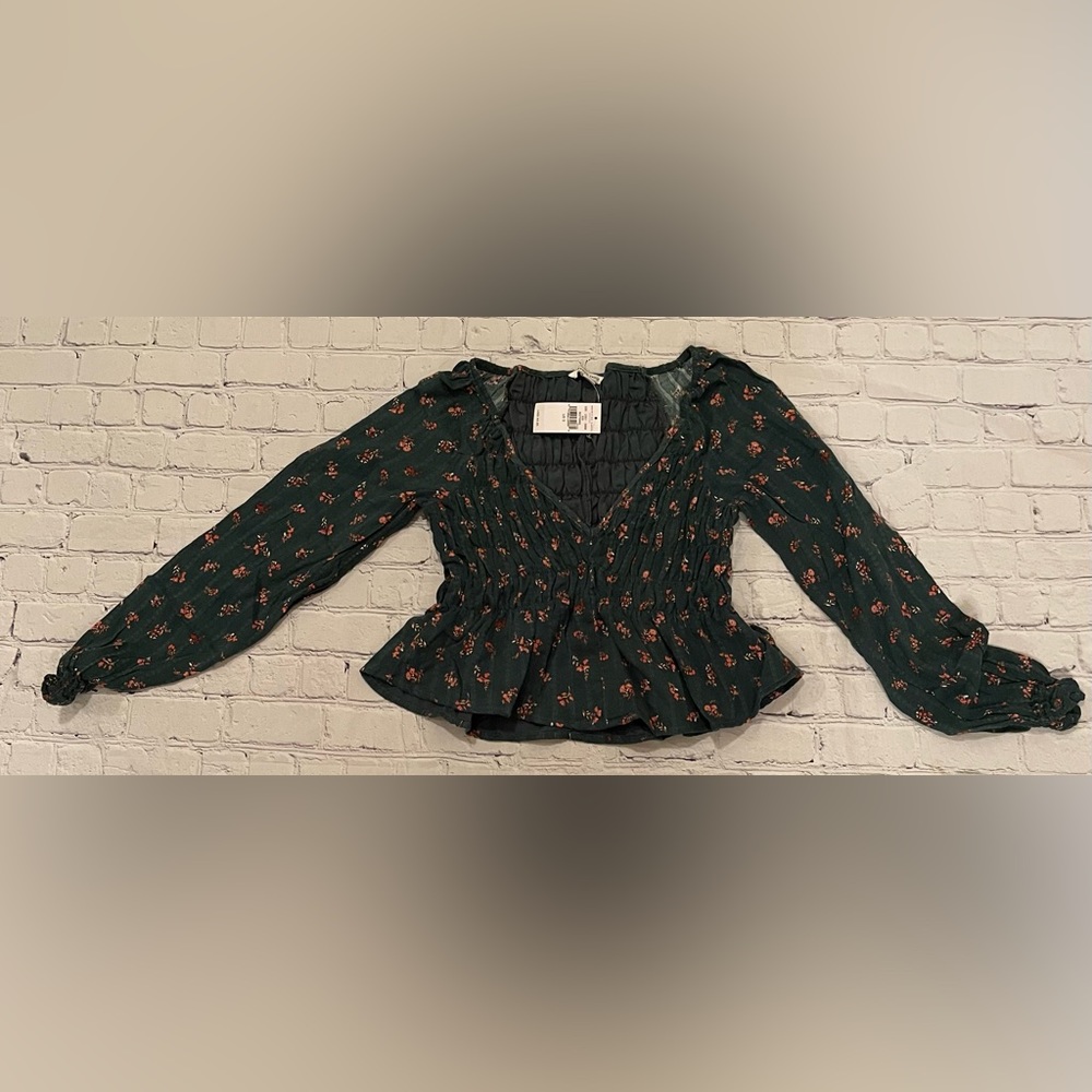 American 🦅 Outfitters: Flower Blouse